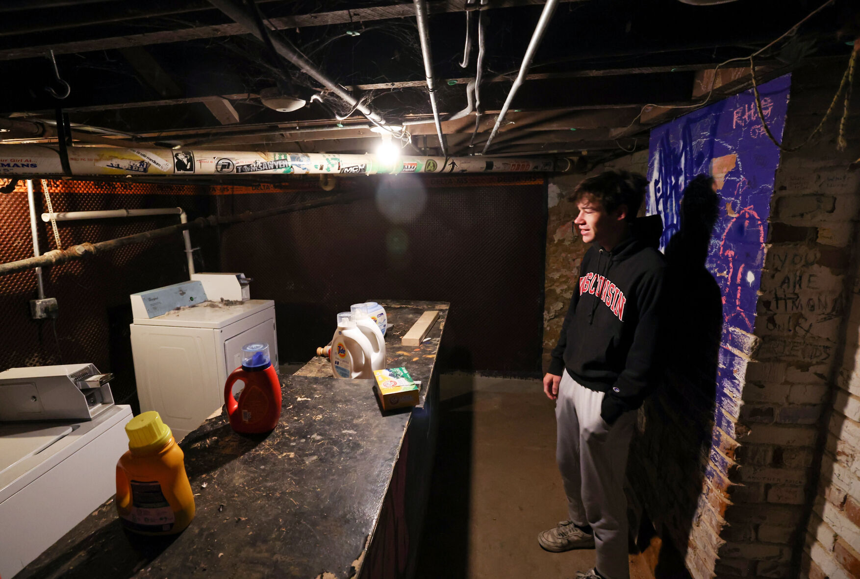 Mold, bats, a lot of walking: The price UW-Madison students pay for affordable housing Downtown